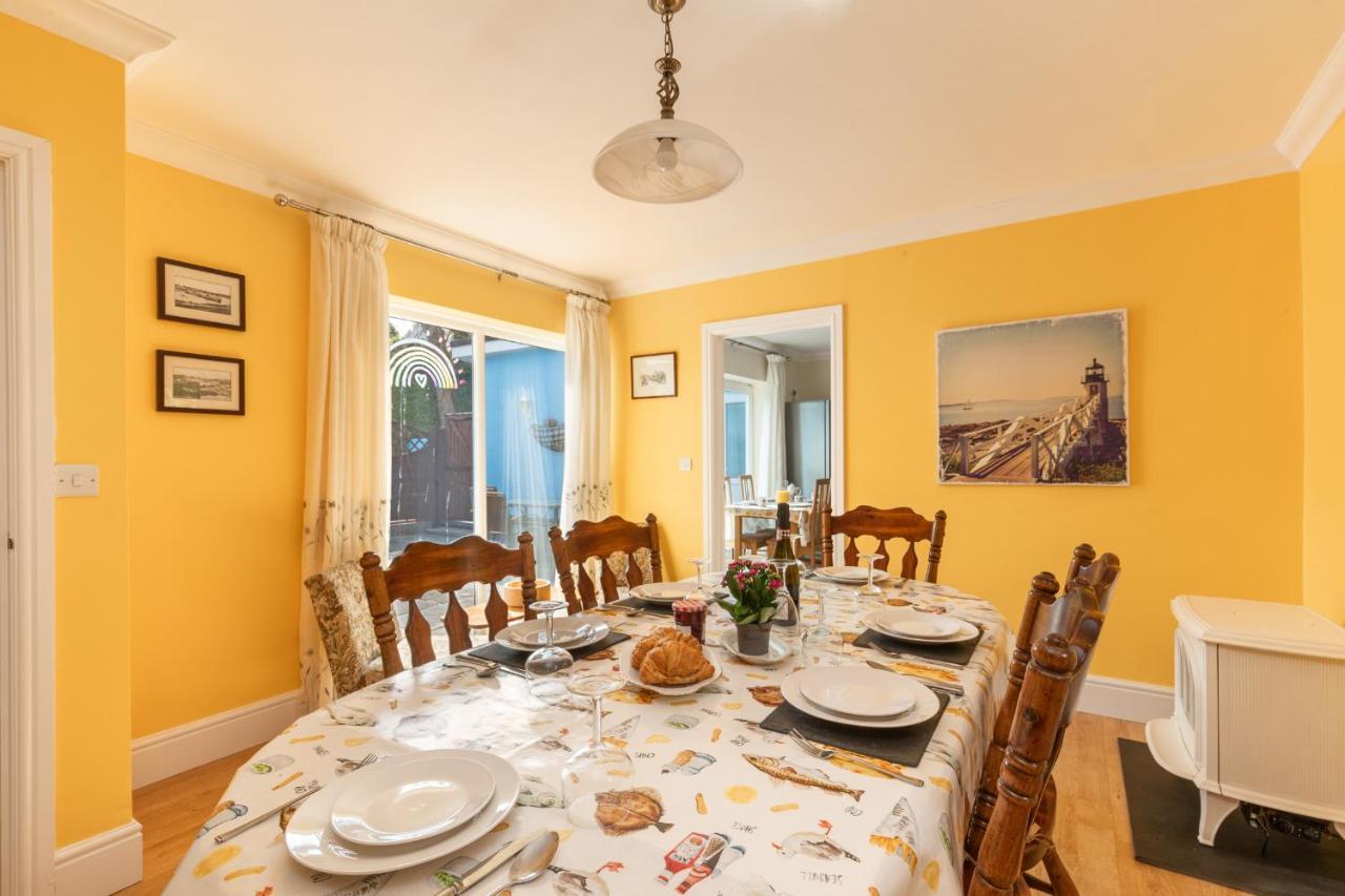 Sunningdale - Beach Side Cottage, Sea Views, Parking Saundersfoot Exterior photo