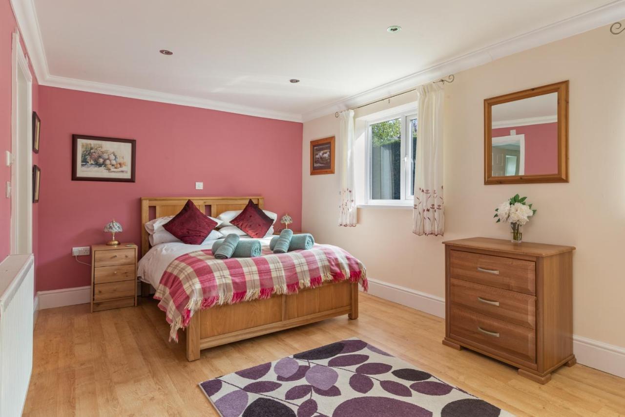 Sunningdale - Beach Side Cottage, Sea Views, Parking Saundersfoot Exterior photo