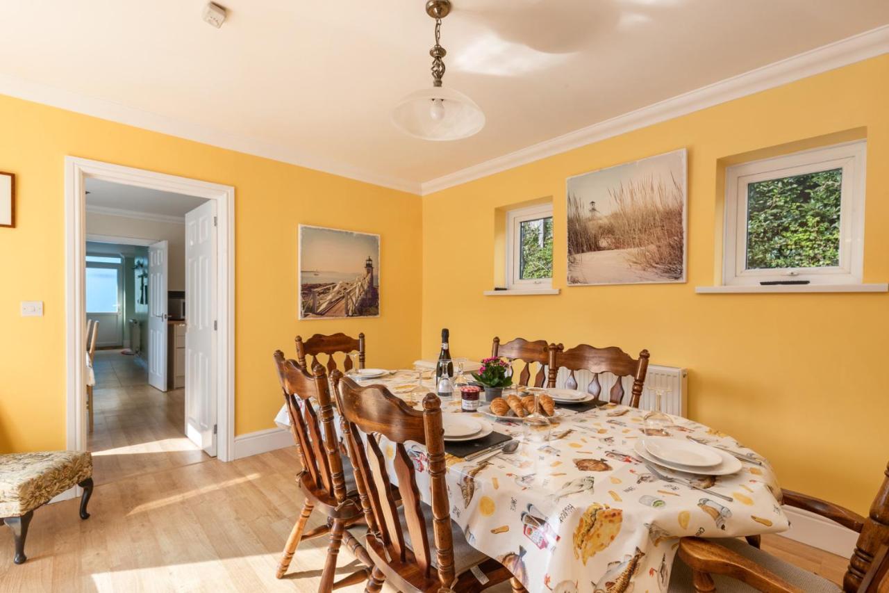 Sunningdale - Beach Side Cottage, Sea Views, Parking Saundersfoot Exterior photo