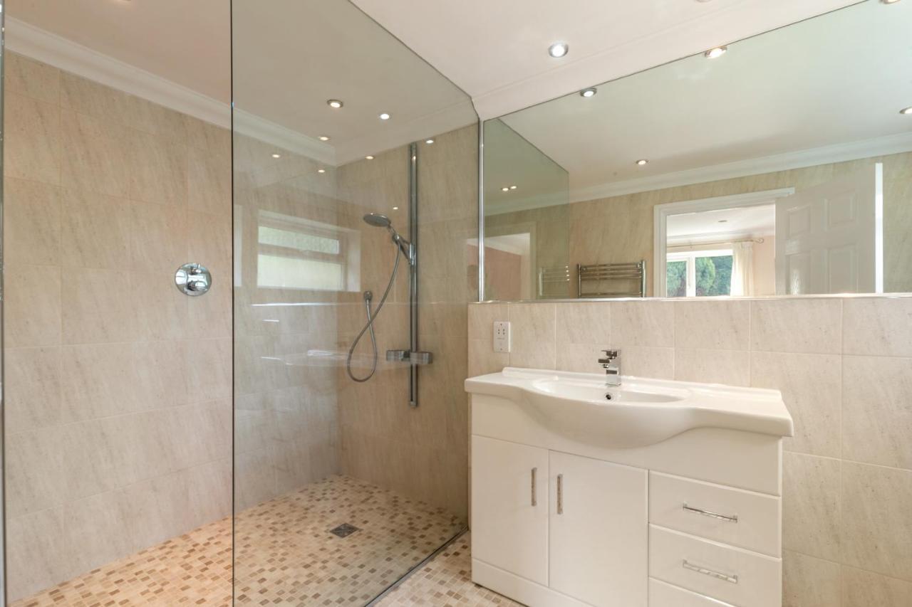 Sunningdale - Beach Side Cottage, Sea Views, Parking Saundersfoot Exterior photo