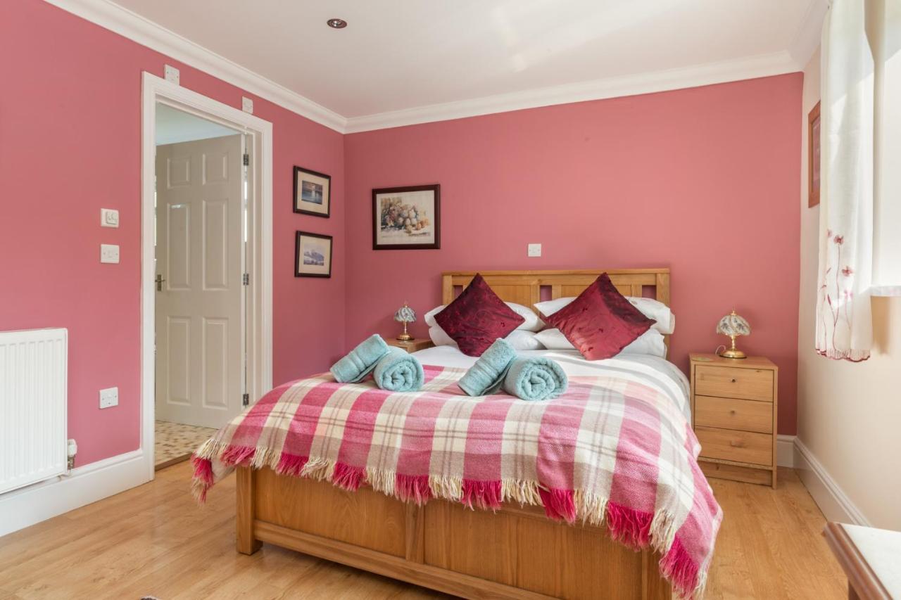 Sunningdale - Beach Side Cottage, Sea Views, Parking Saundersfoot Exterior photo