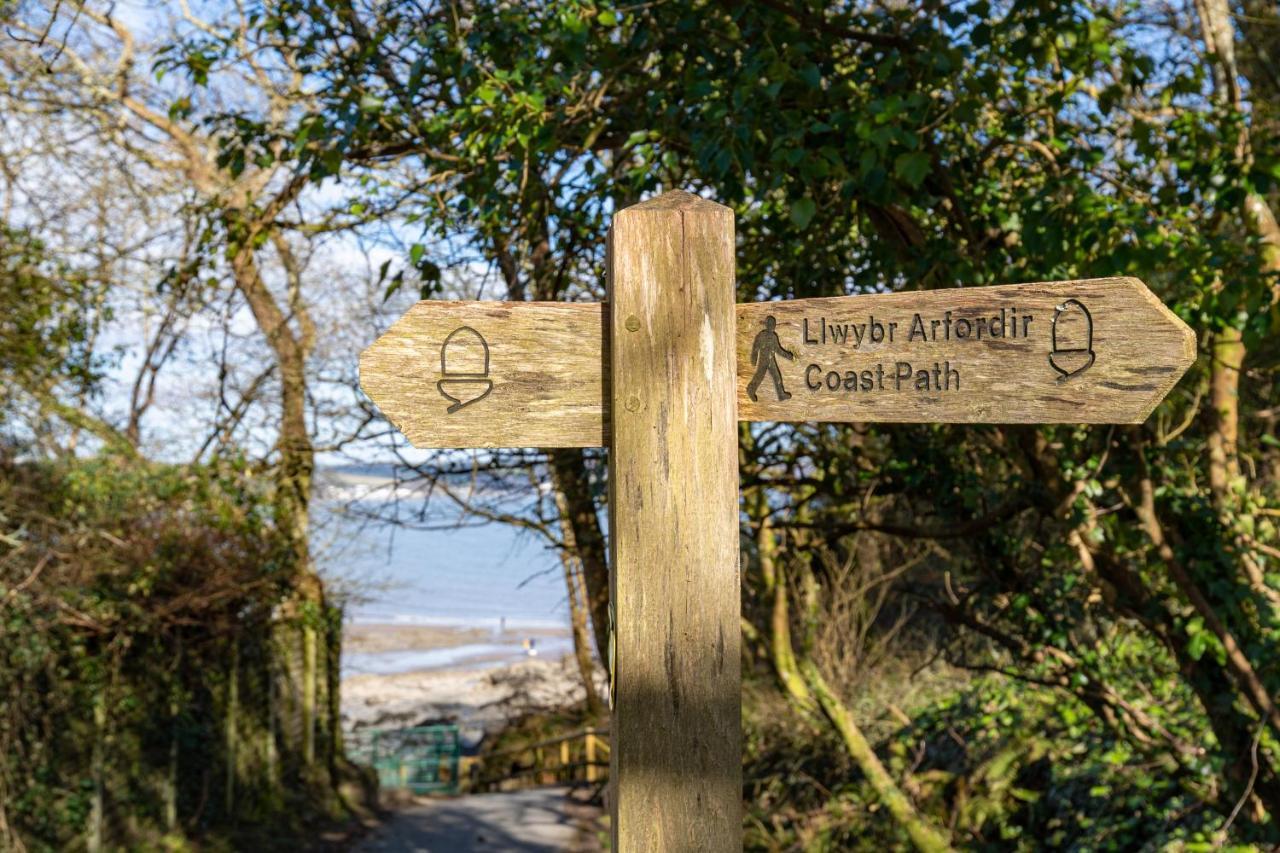 Sunningdale - Beach Side Cottage, Sea Views, Parking Saundersfoot Exterior photo